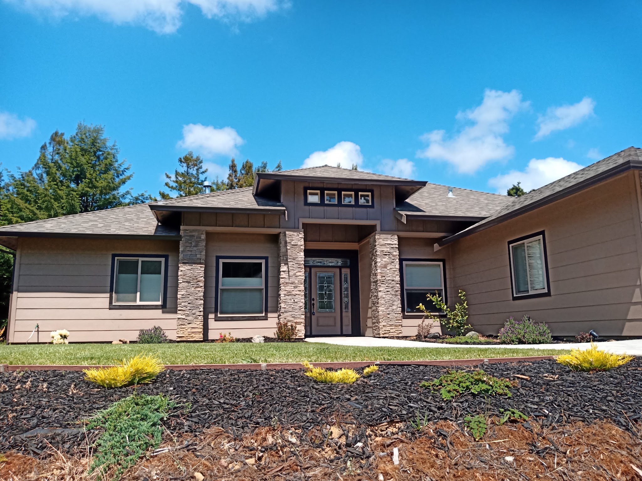 Finished custom home exterior in Fortuna, CA